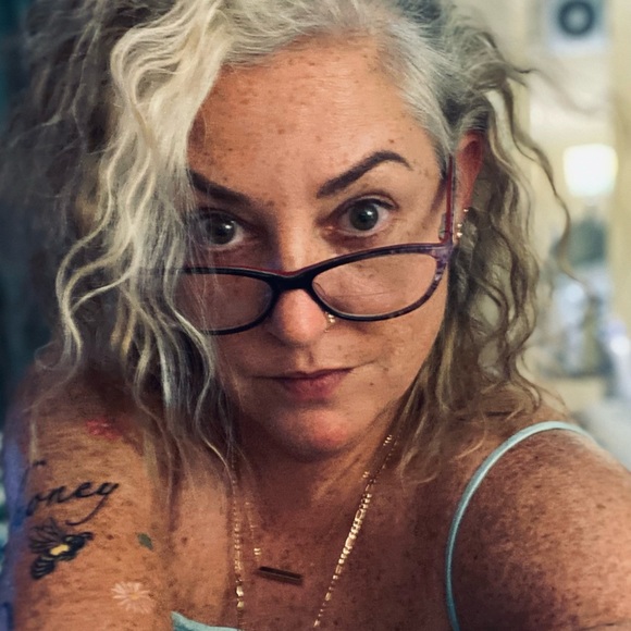 Meet your Posher, Kim - Picture 1 of 1